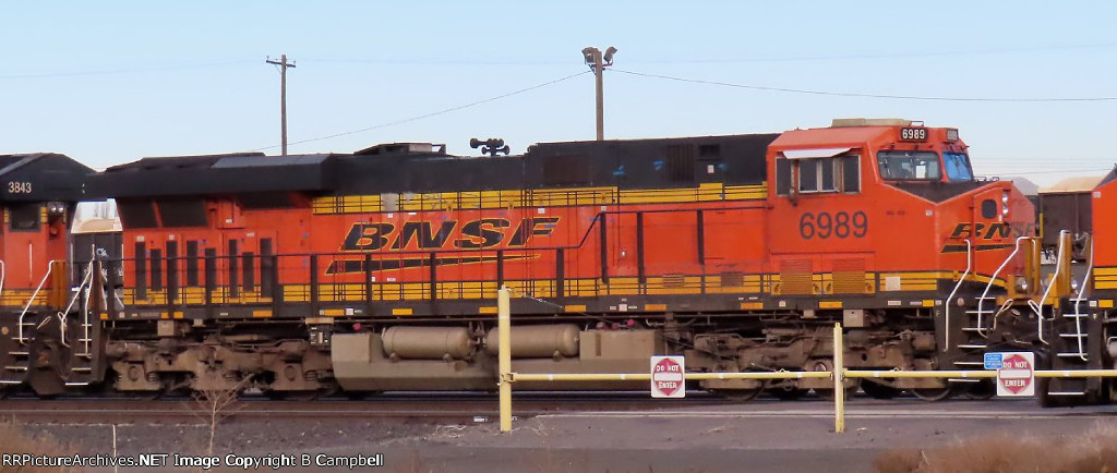 BNSF 6989